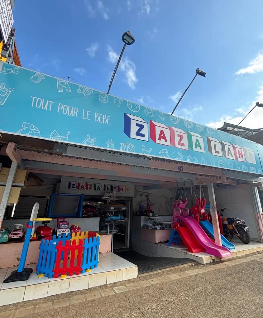 Devanture du magasin ZAZALAND à Mamoudzou, Mayotte